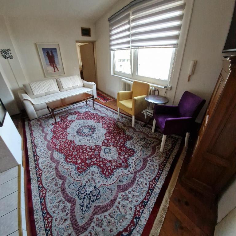 Apartments In Heart - Three-Bedroom Apartment - 3