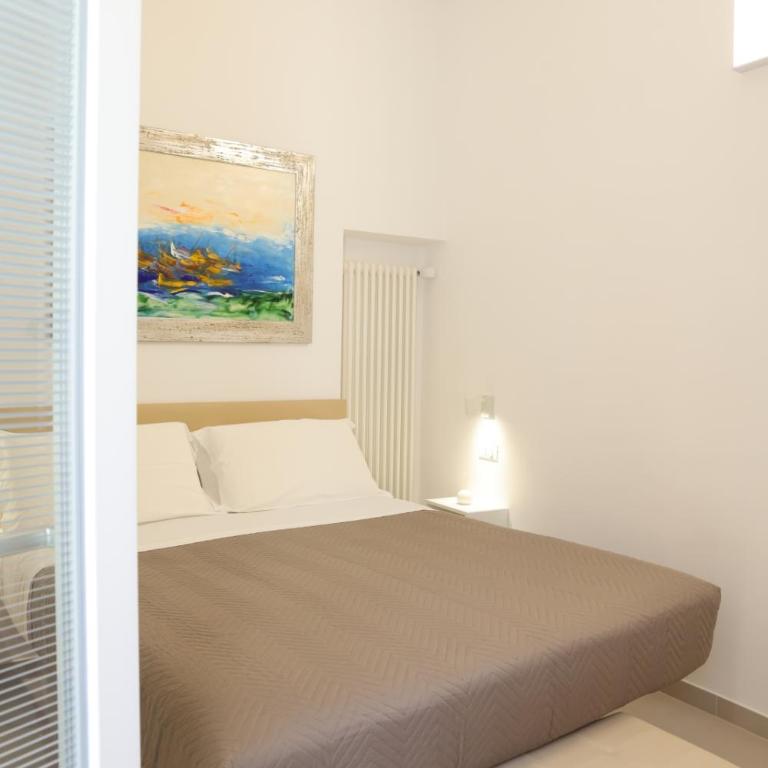 Ruffini Rooms - Small Double Room - 3