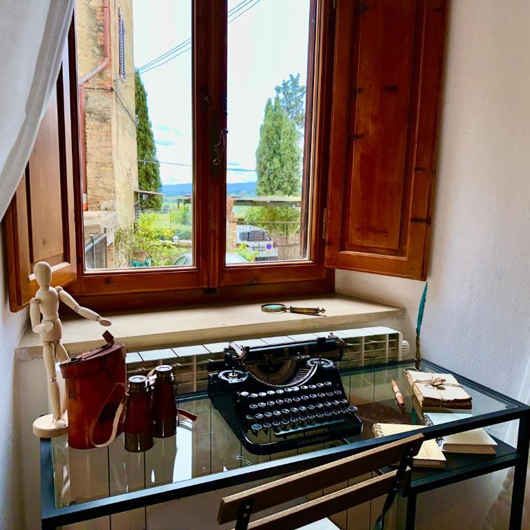 Lovely 2 Bedroom in San Gimignano Historic Center - Two-Bedroom Apartment - 8