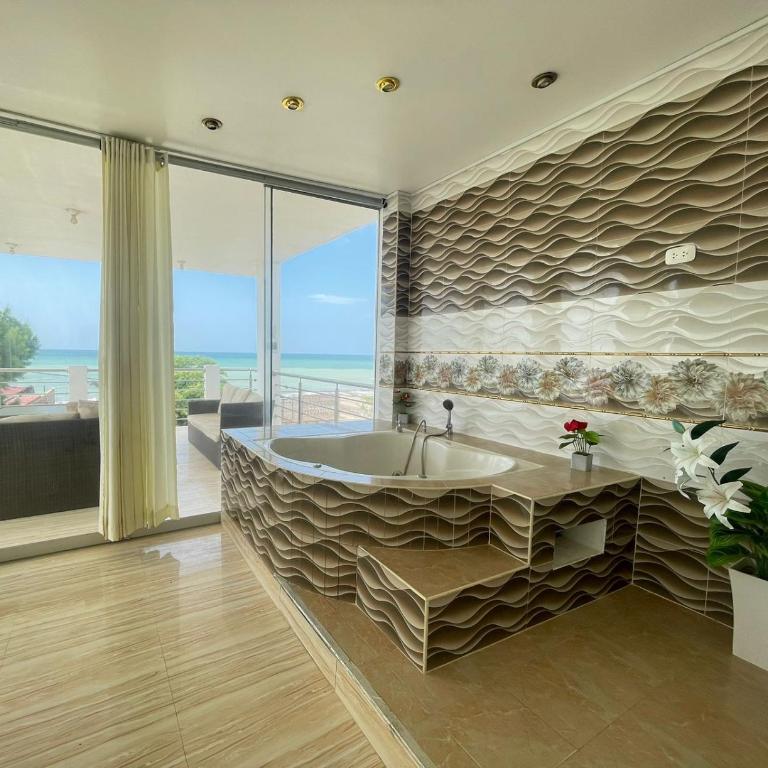 Hospedaje Pinos del Mar - King Suite with Ocean View - 8