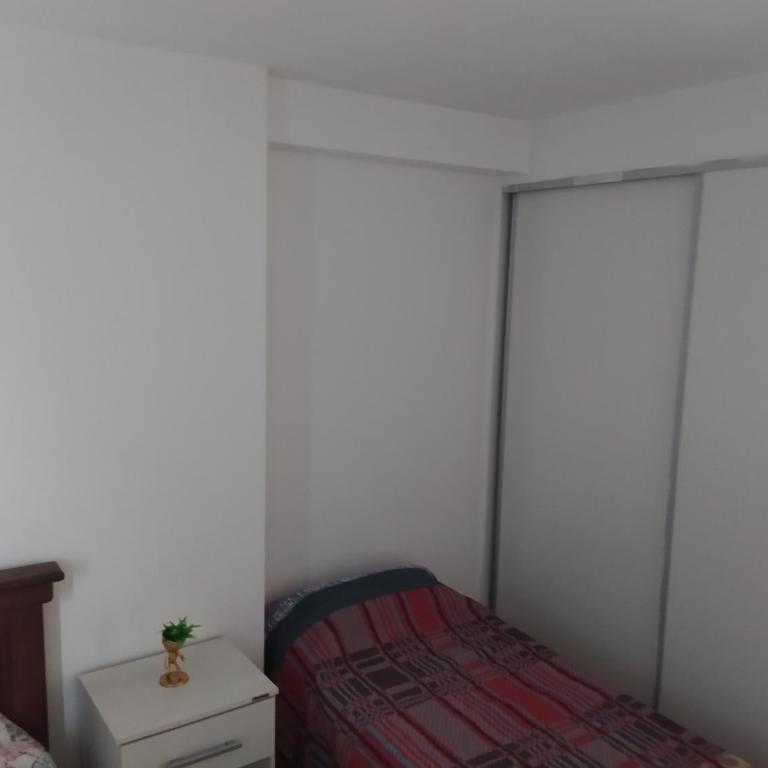 Costanera 3 dormitorios 2 cocheras estamos a 800 metros del centro - Apartamento de 3 dormitorios - 25