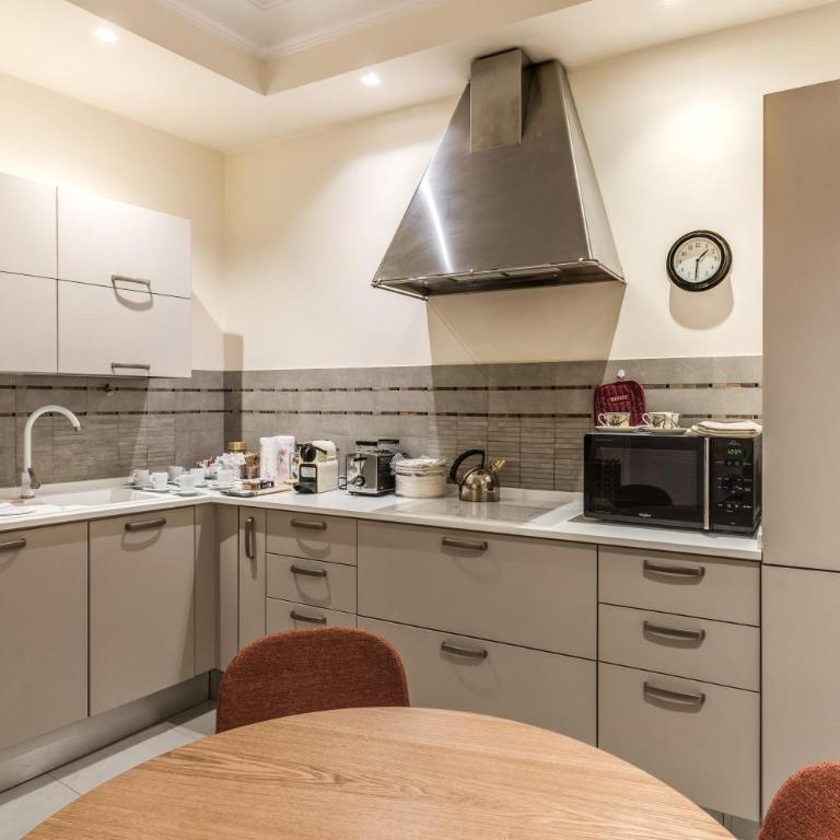 Via Napoli Apartments - Appartamento con 2 Camere da Letto - 16