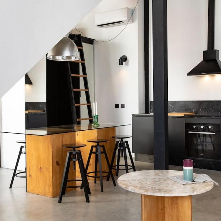 Beautiful stylish apartment next to downtown B-CrrB - Studio Apartment - 1