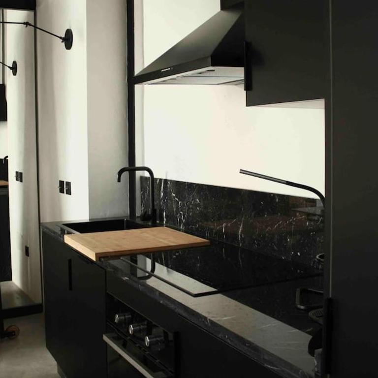 Beautiful stylish apartment next to downtown B-CrrB - Studio Apartment - 2