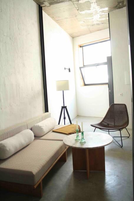 Beautiful stylish apartment next to downtown B-CrrB - Studio Apartment - 11