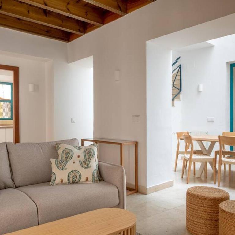 Alhondiga City Center Private House by Valcambre - Three-Bedroom Apartment - 9