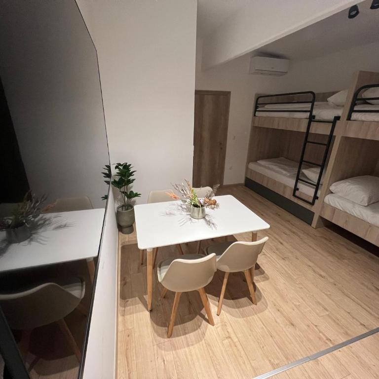 Borsa Rooms - Deluxe Family Room - 3