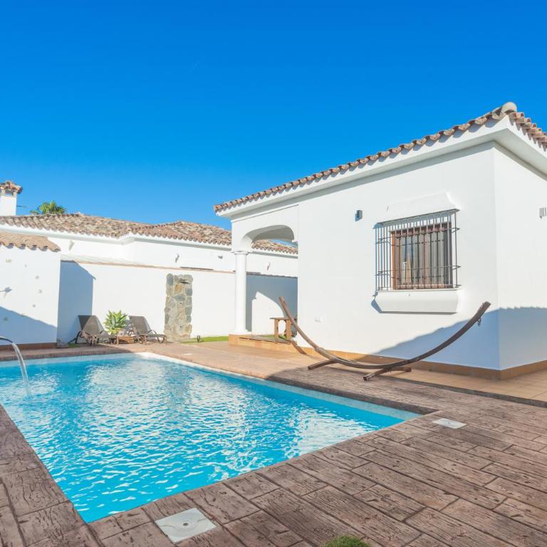 VILLA DE LUJO CLIMATIZADA. PISCINA Y JARDIN PRIVADO - Villa - 30
