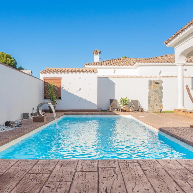 VILLA DE LUJO CLIMATIZADA. PISCINA Y JARDIN PRIVADO - Villa - 1