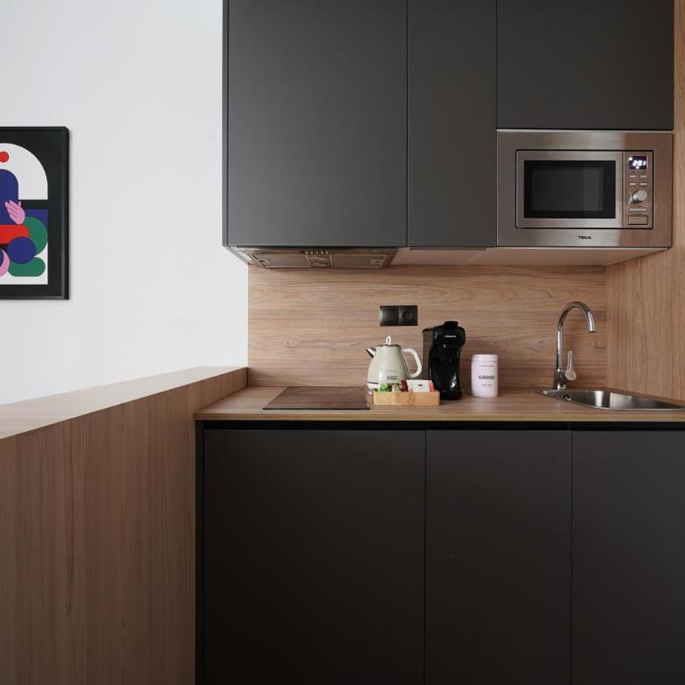 Numa Madrid Goya - Medium Studio with Kitchenette and Separate Living Area - 5