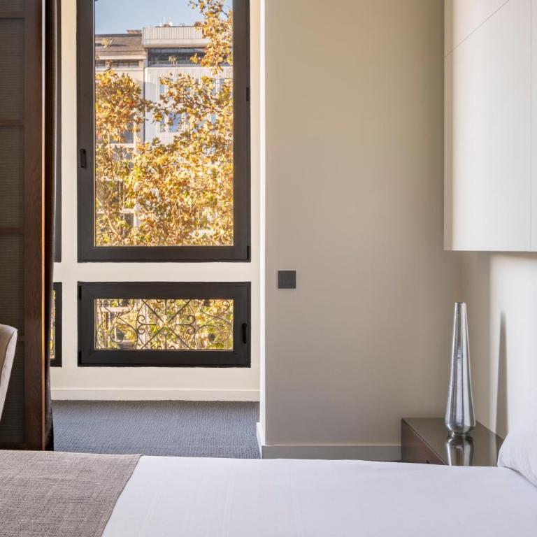 Sixtytwo Hotel - Deluxe Double or Twin Room - 10