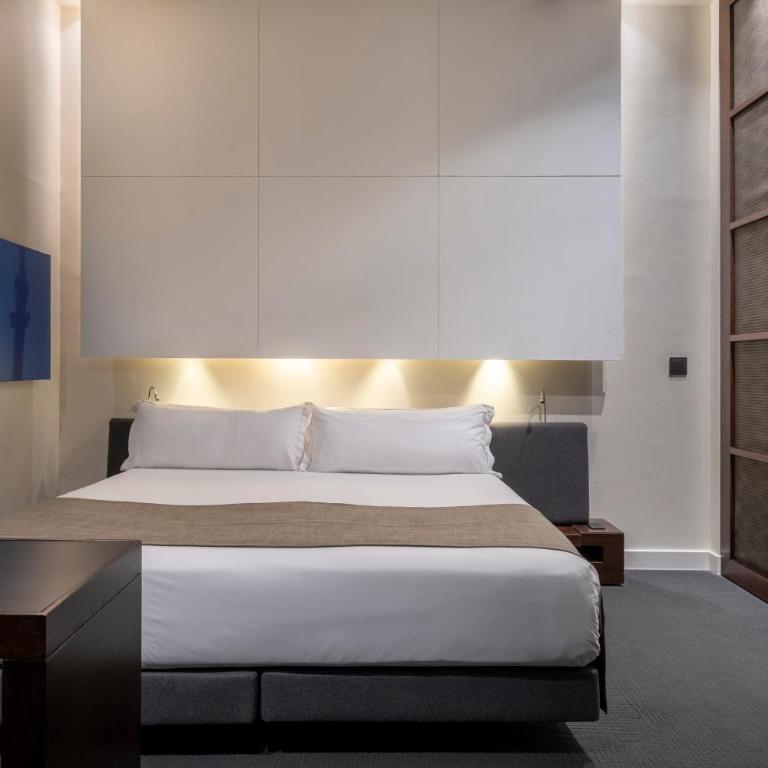 Sixtytwo Hotel - Standard Double Room - 8