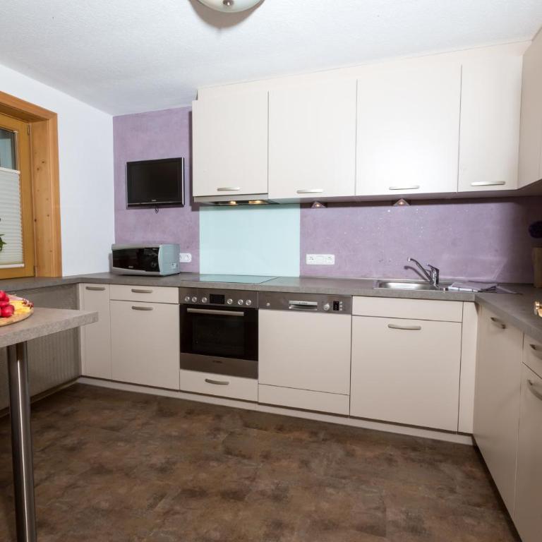 Alpinhome - Ferienhaus - 2