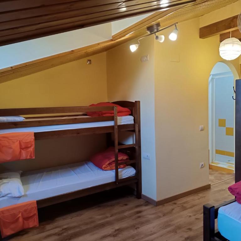 Mora de Nuei - Habitación Familiar con baño privado - 1