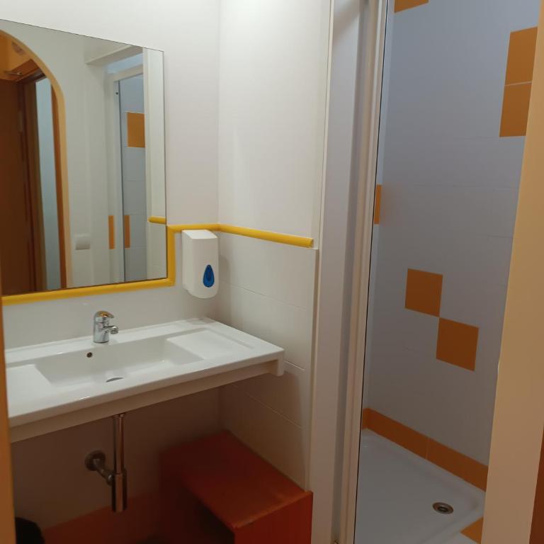 Mora de Nuei - Habitación Familiar con baño privado - 2
