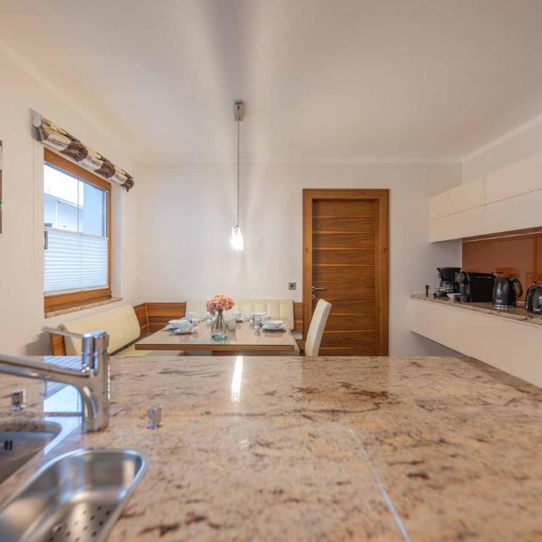 Apartment Zum Landarzt inklusive Sauna - Apartment mit 4 Schlafzimmern und einem Balkon - 32