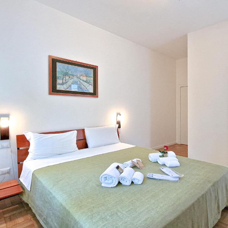 Charme on the Bridge - City Center - Two-Bedroom Apartment - 23