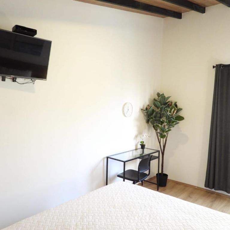 Singular Antara - Deluxe Room - 4
