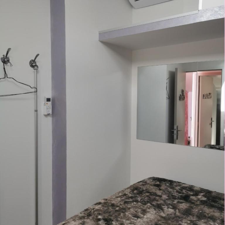 Chambres d'Hotes NATURISTE, Village Naturiste Cap d'Agde, Draps, Serviette, Café, Menage inclus en fin de sejour - Petite Chambre Double - 15