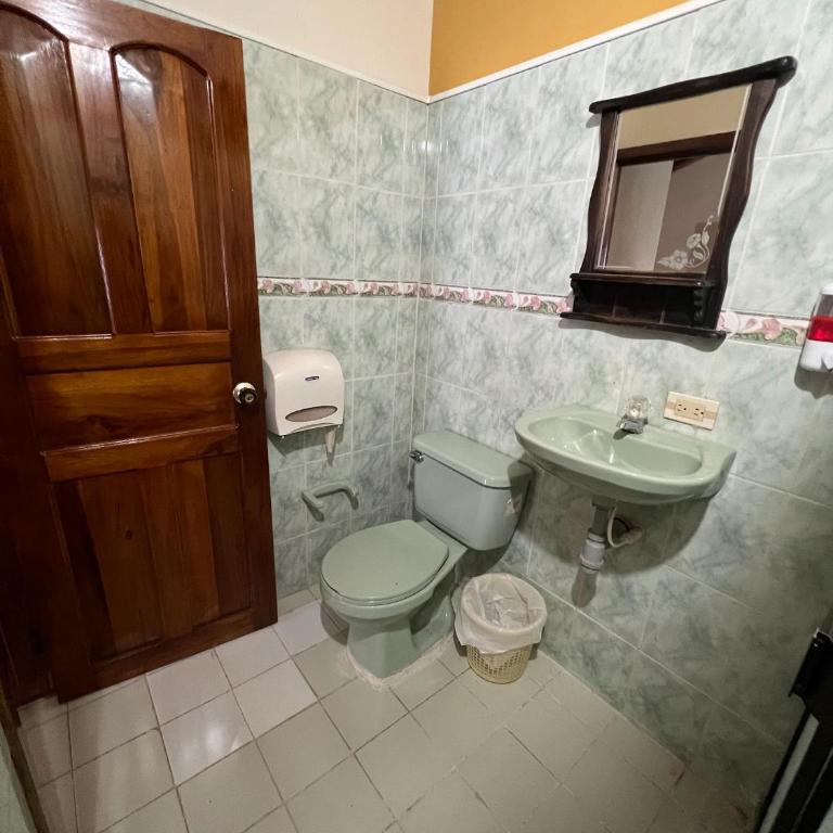 Villa Alejandra Del Quindio - Habitación Familiar con baño privado - 4