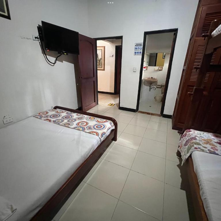 Villa Alejandra Del Quindio - Habitación Cuádruple con baño privado - 3