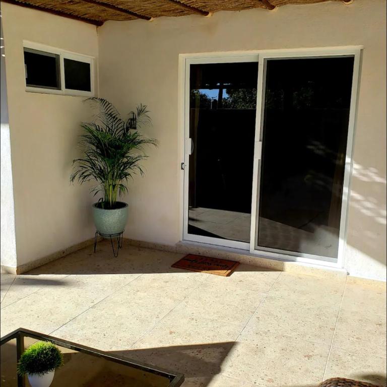 3 Bedrooms Home. Walking distance to the Malecon. - Casa de 3 dormitorios - 2