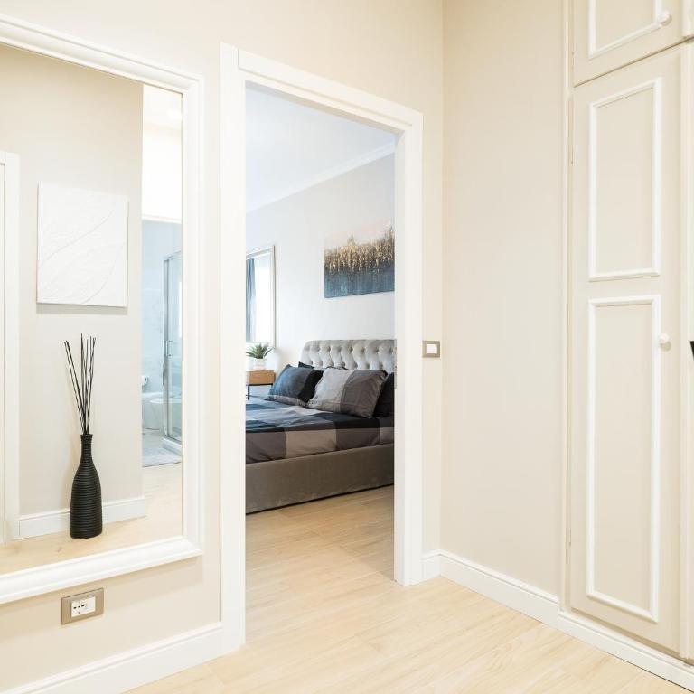 50 Apartments Rome - Two-Bedroom Apartment - 5