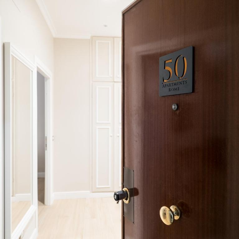 50 Apartments Rome - Two-Bedroom Apartment - 19