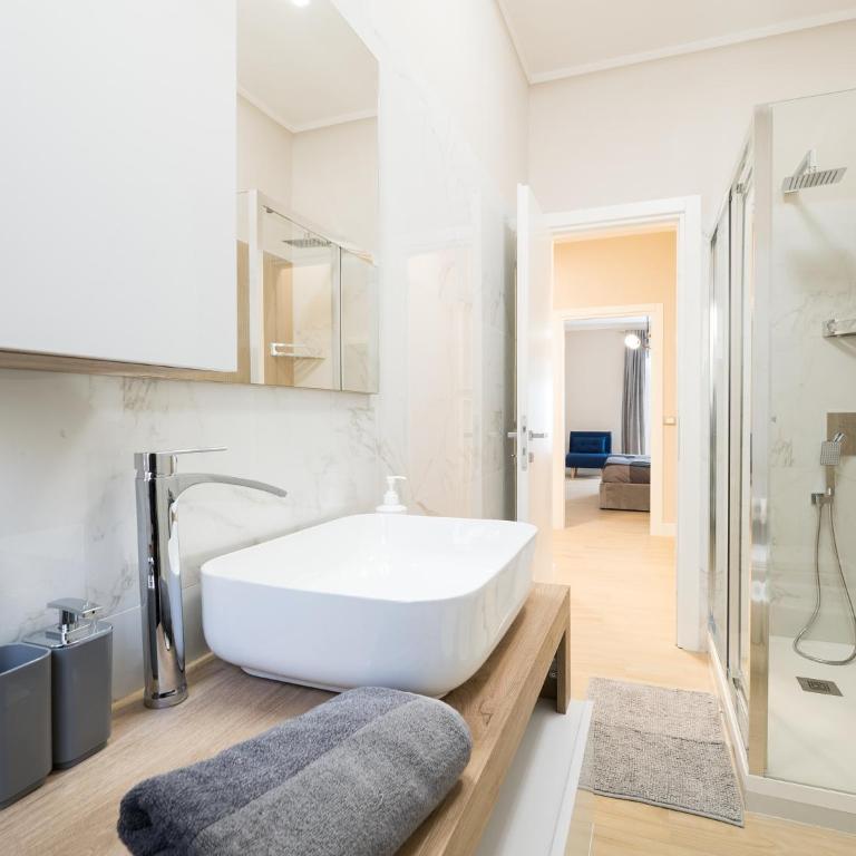 50 Apartments Rome - Two-Bedroom Apartment - 17