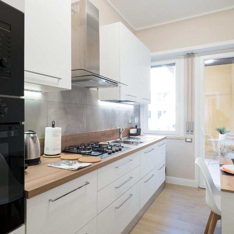 50 Apartments Rome - Two-Bedroom Apartment - 25