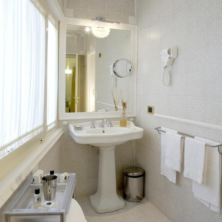 Suites Rome - Camera King Superior - 3