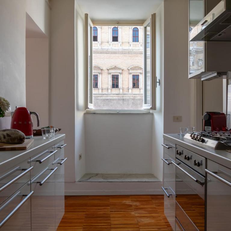 Casa Cristina in Piazza Farnese - Appartamento con 2 Camere da Letto - 10
