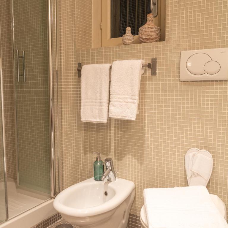 Casa Cristina in Piazza Farnese - Appartamento con 2 Camere da Letto - 21
