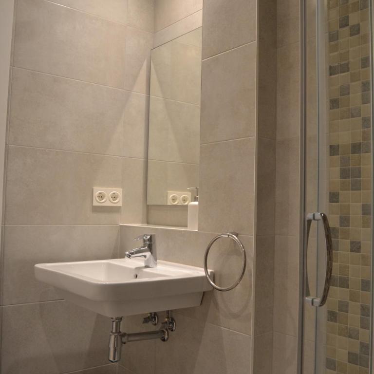 Talaia HT - Habitación Doble con baño privado - 3