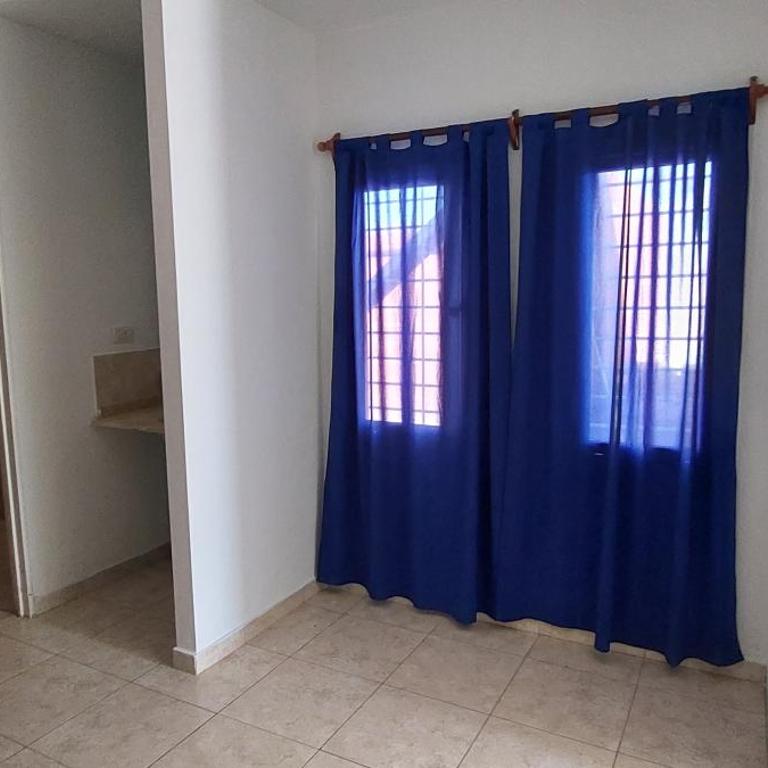 CASA CON PILETA Y COCHERa - Casa con 1 dormitorio - 8