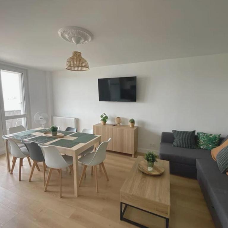 9 mi from Stade de France - Charming 5-room - Apartment - 1