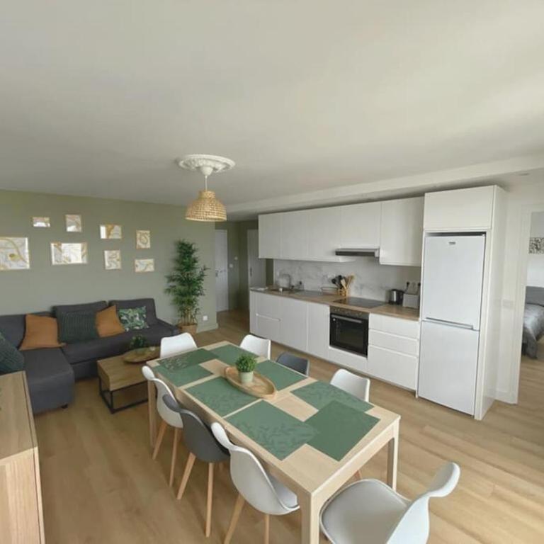 9 mi from Stade de France - Charming 5-room - Apartment - 5