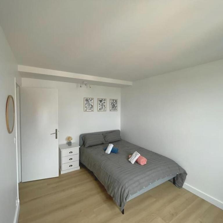 9 mi from Stade de France - Charming 5-room - Apartment - 13