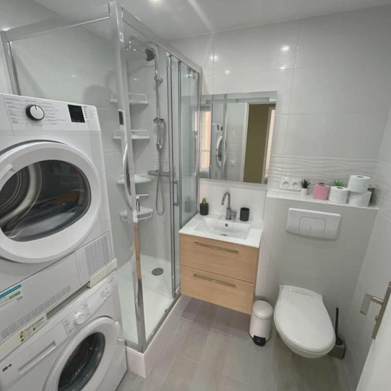 9 mi from Stade de France - Charming 5-room - Apartment - 17
