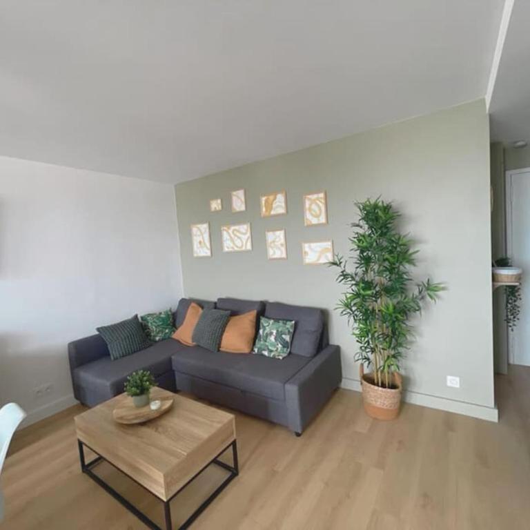 9 mi from Stade de France - Charming 5-room - Apartment - 24