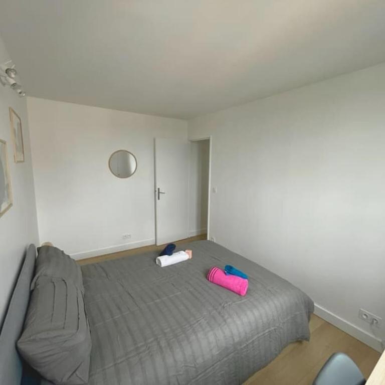 9 mi from Stade de France - Charming 5-room - Apartment - 27