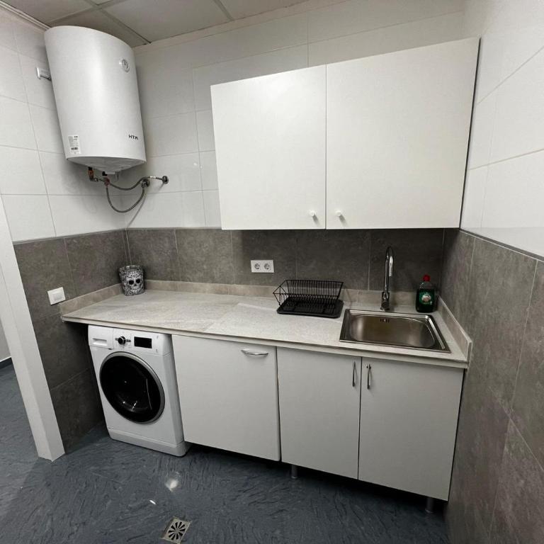 RMN TOURIST HOME - Two-Bedroom Apartment - 11
