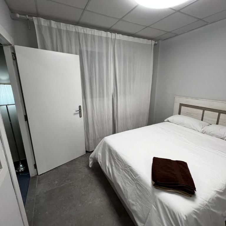 RMN TOURIST HOME - Two-Bedroom Apartment - 16