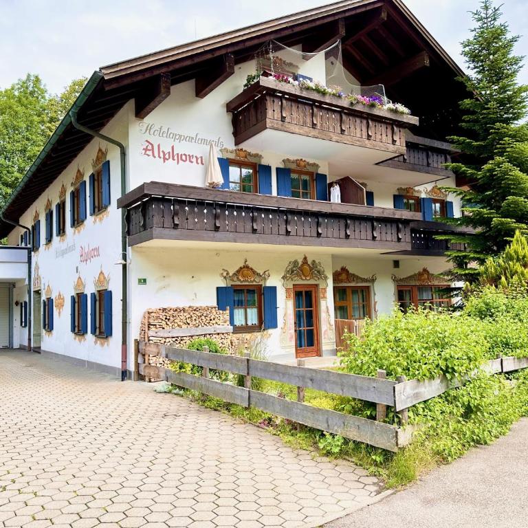 Ferienwohnung Alphorn - SommerBergBahn unlimited kostenlos - Apartment mit Blick auf die Berge - 1