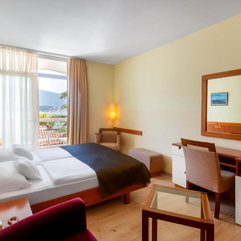 Hunguest Hotel Sun Resort - Triple Room - 8