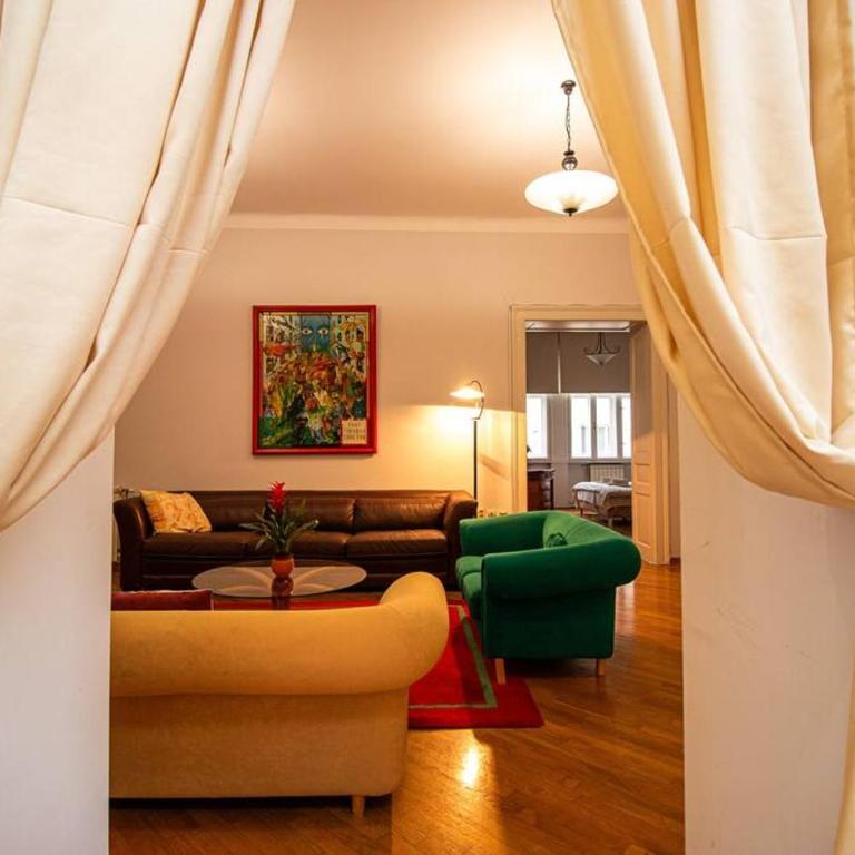 King Peter Apartment - Three-Bedroom Apartment - 9