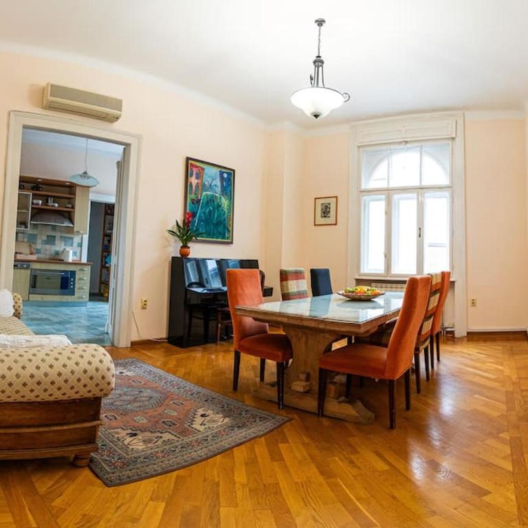 King Peter Apartment - Three-Bedroom Apartment - 28