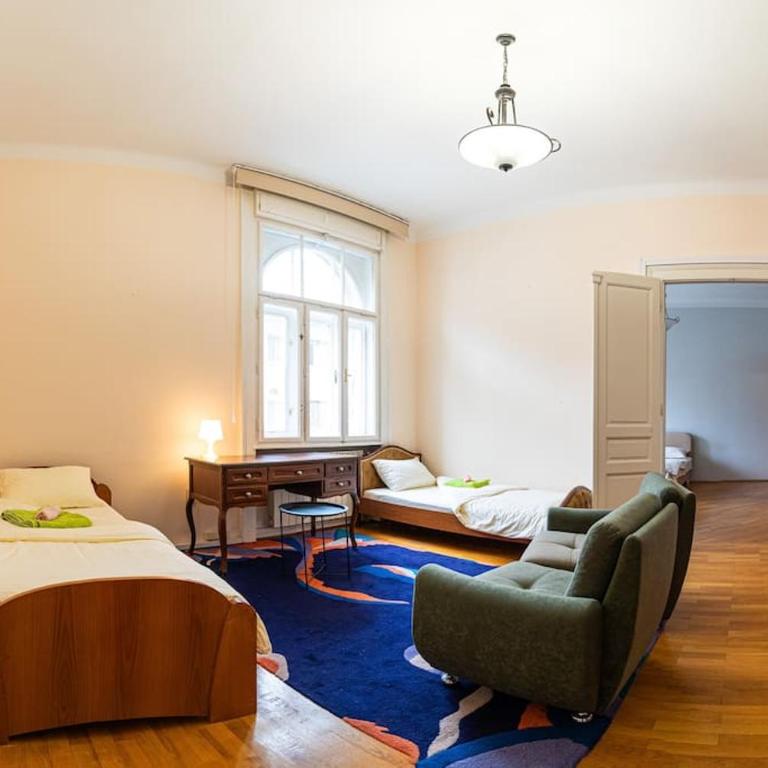 King Peter Apartment - Three-Bedroom Apartment - 40