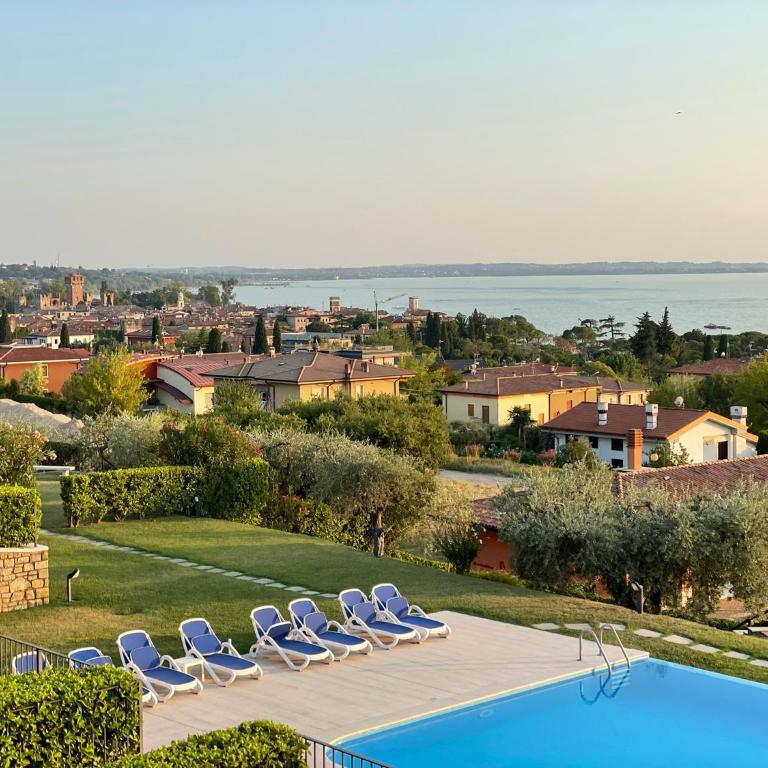 Ausblick Lazise Gardasee - Ferienhaus mit Seeblick, Infinity Pool, Garten und Garage - Casa con 2 Camere da Letto - 15