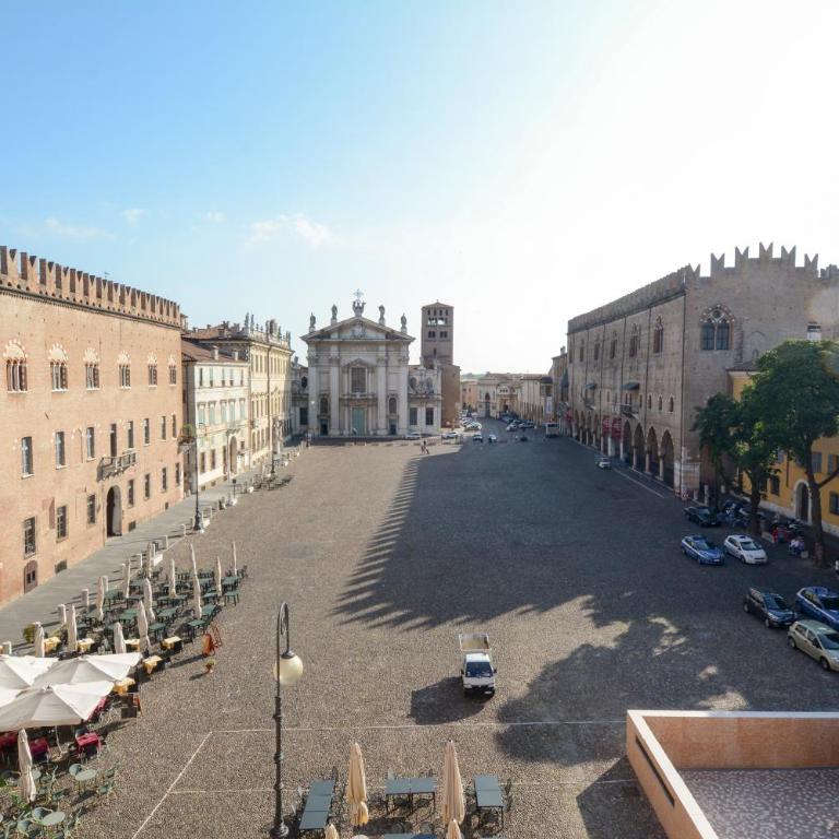 Cà Uberti Palace Hotel, MantegnaHotels - Camera Matrimoniale Uso Singola Deluxe con Vista Città - 1